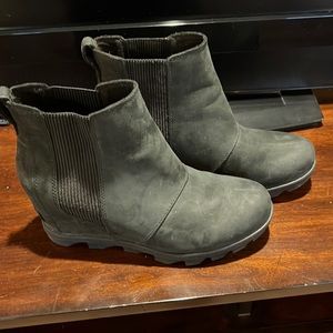 Women’s Chelsea boots!
